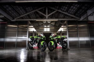 hi_2021_KRT_Press_Kit_Jonathan_Rea_Alex_Lowes_000231_copia resized 310321