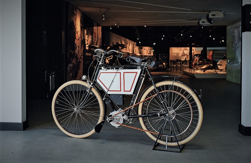 Triumph 1901 Factory Shoot