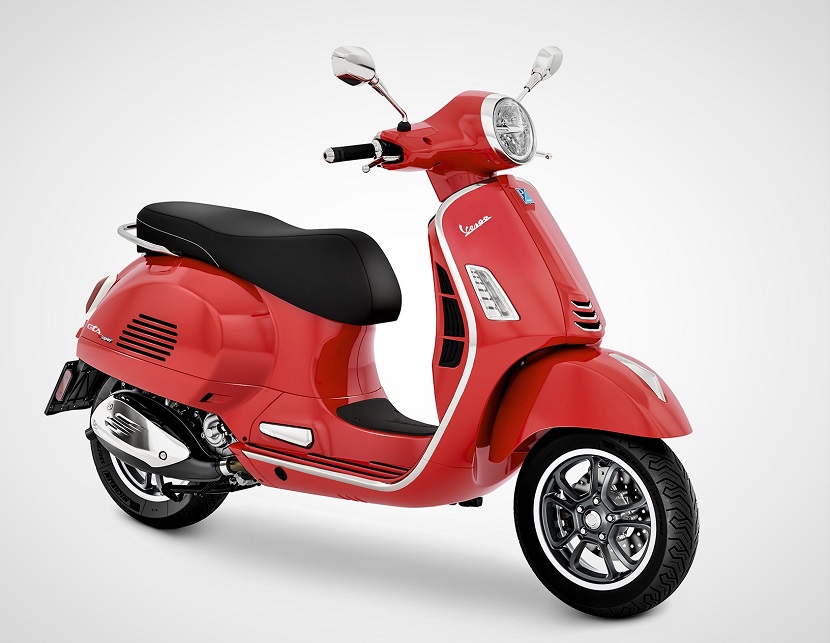 01 - Vespa GTS Super 300