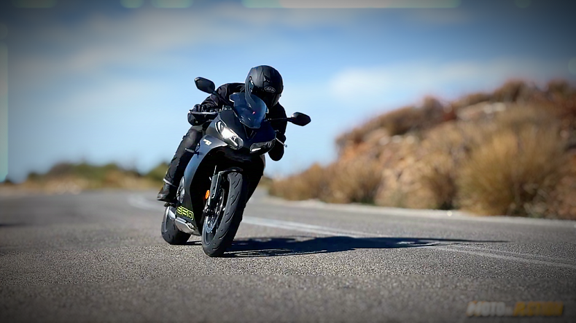 Moto in Action 11η Εκπομπή Season 9 TRIUMPH DAYTONA660 & μην φοβάσαι όταν γλιστράς